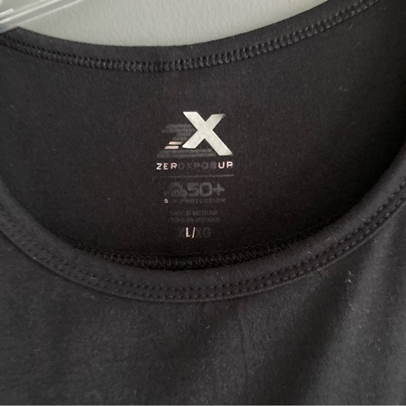 Casual Black Stretch Material With 50+ Sun Protection - Picture 3 of 4